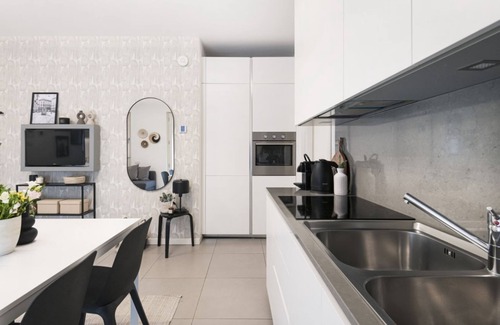 Chinatown Apartment | Easylife - Luxury apt Moscova (Gym+parking+office)