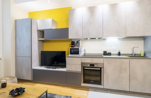 Bullona Apartment | Easylife - Modern and elegant c/o Arch of Peace