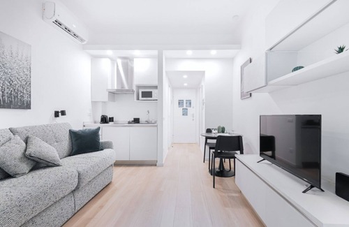 Porta Venezia Apartment | Easylife - Studio with terrace in Porta Venezia