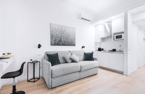 Porta Venezia Apartment | Easylife - Studio with terrace in Porta Venezia