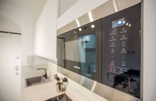 Guastalla Apartment | Easylife - Wonderful studio in P. romana (10 mins from Duomo)