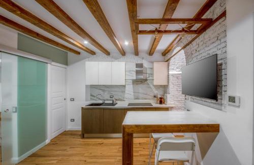 Lazzaretto Apartment | Elegant Suite in Milan Center
