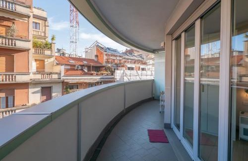 Zona Solari Apartment | Elegante e luminoso appartamento con box auto a pochi passi da metropolitana M4