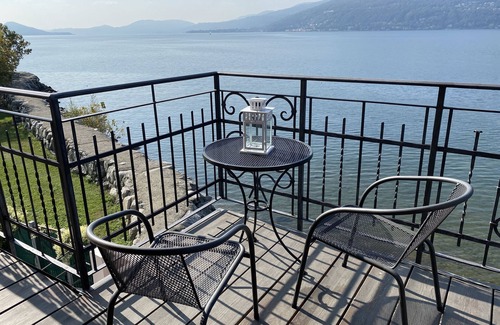 Sasso Moro Condo | Ferienwohnung am See mit Balkon