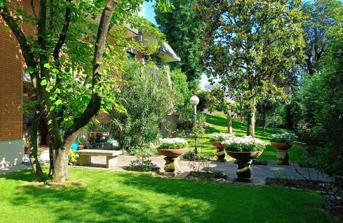 Casorezzo House | Garden House, whole house with two bedrooms, garden, private parking space
