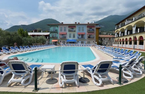 Toscolano Maderno Apartment | Giardino dei Colori Dianella Appartamenti Pool Relax &Family friendly