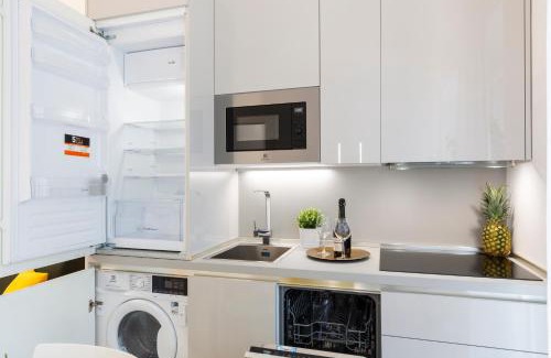 Centro Direzionale Apartment | Gioia Short Stays
