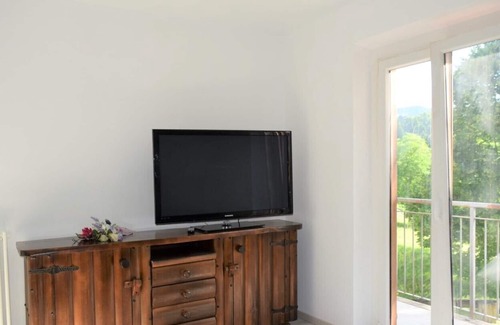 Lovere Apartment | Green house, the holiday home in the woods