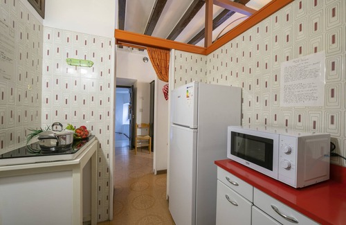 Toscolano Maderno Apartment | Gufo - Orange 100m Near Lake, Toscolano Maderno, Italy
