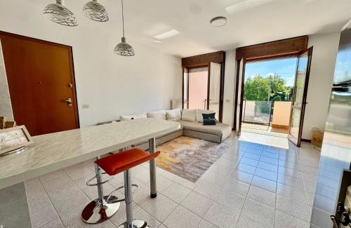 Scanzorosciate Apartment | Helena home