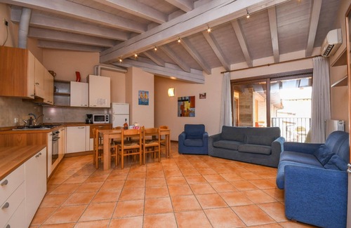 Moniga del Garda Apartment | Holiday apartment Moniga del Garda for 1 - 6 persons with 2 bedrooms - Holiday apartment