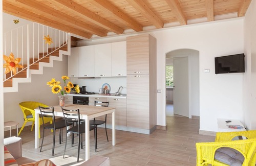 Bassanega Apartment | Holiday Apartment "Casa Vacanze Marisol" with Great View of Lake Garda