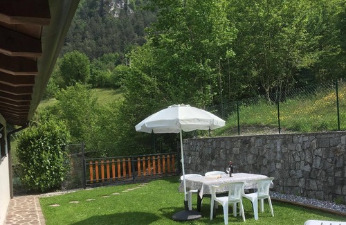 Crone Apartment | Holiday apartment Idro for 1 - 4 persons with 2 bedrooms - Twin house