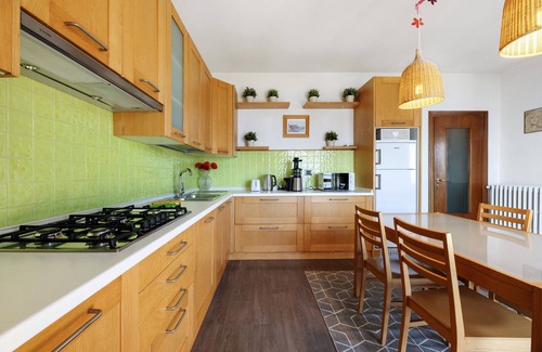 Stazzona House | Holiday Home 'Giuly' with Lake View, Private Terrace and Wi-Fi