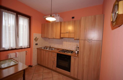 Crone House | Holiday Home in Idro near Scenic Hills