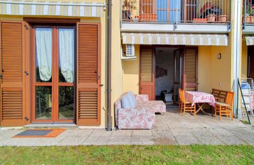 Poppino House | Holiday home in Poppino near lake