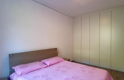 Poppino House | Holiday home in Poppino near lake