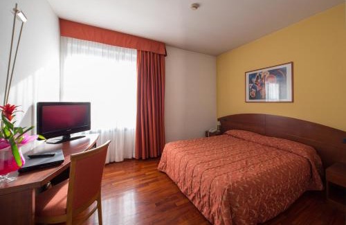Azzano San Paolo Hotel | Hotel La Cascata
