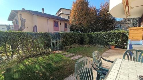 Domaso House | House in a beautiful residence with garden, swimming pool and parking spot - Larihome A07