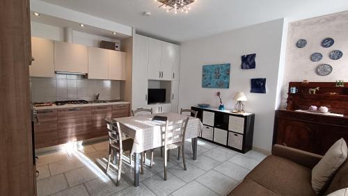 Domaso House | House in a beautiful residence with garden, swimming pool and parking spot - Larihome A07