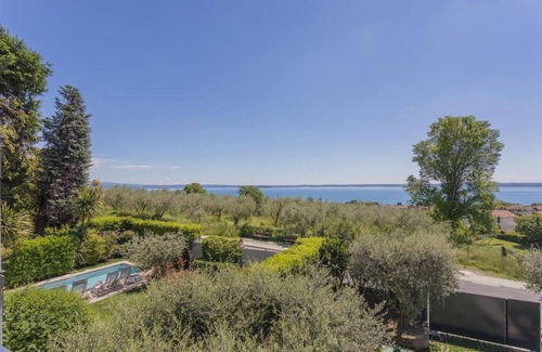 Moniga del Garda House | Insula Felix - Deluxe Double Room with Balcony and Sea View