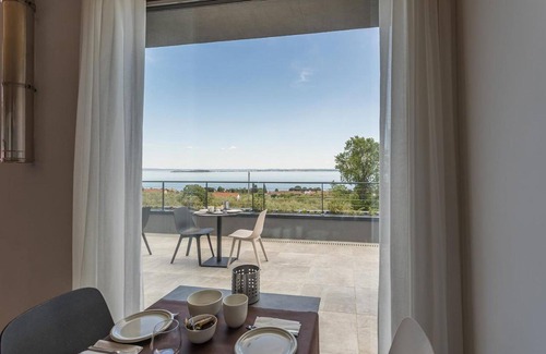 Moniga del Garda House | Insula Felix - Deluxe Double Room with Balcony and Sea View