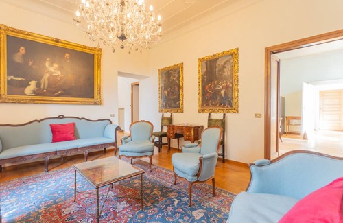 San Fermo della Battaglia Apartment | 350 m² Apartment ∙ 6 bedrooms ∙ 11 guests