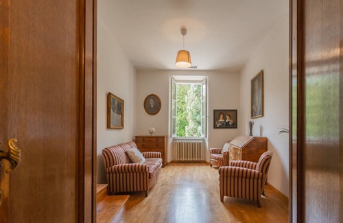 San Fermo della Battaglia Apartment | 350 m² Apartment ∙ 6 bedrooms ∙ 11 guests