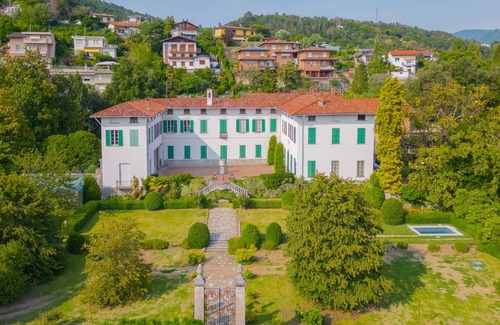San Fermo della Battaglia Villa | 550 m² Villa ∙ 7 bedrooms ∙ 15 guests