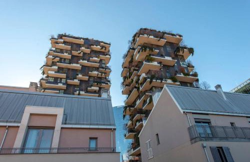 Isola Apartment | JOIVY 1BR Apt in Isola with Stunning View to Bosco Verticale