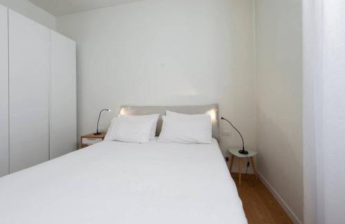 Isola Apartment | JOIVY 1BR Apt in Isola with Stunning View to Bosco Verticale