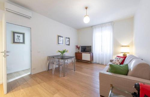 Isola Apartment | JOIVY 1BR Apt in Isola with Stunning View to Bosco Verticale