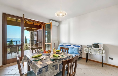 Toscolano Maderno Apartment | Julia's House lakeview & shared pool, Toscolano Maderno, Italy