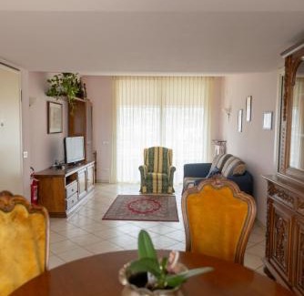 Erba Apartment | La Bomboniera di Anna
