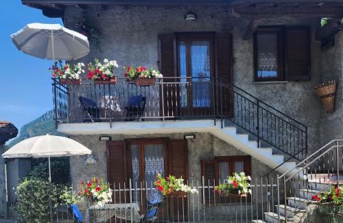Lierna House | La Casetta di Laura intera casa indipendente vista lago 5 chilometri da Varenna