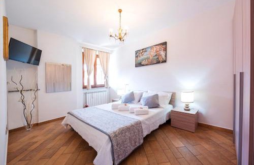 Tavernerio Bed & Breakfast | La Corte Rooms and Home Restaurant - free parking - 10 minutes to the lake and centre