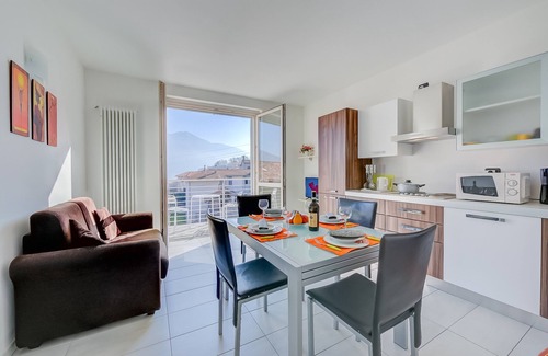 Calozzo Apartment | La Perla Di Pianello, Pianello del Lario, Italy