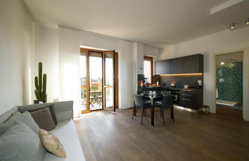 Famagosta Apartment | LA TERRAZZA VISTA DUOMO, piscina e campi da tennis