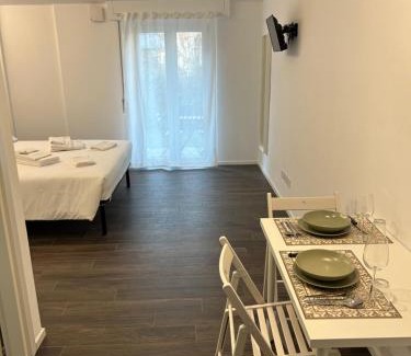 Lipomo House | Lake Home Apartments