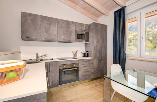 Pulciano Villa | Le Casette - Leccino with lake view, pool and private Jacuzzi