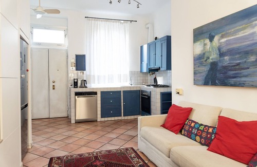Milan Apartment | Leonardo Da Vinci House | 10 minutes from Duomo