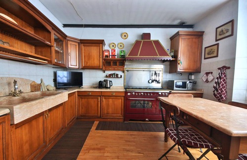 Ripamonti Corvetto House | Loft by KlabHouse w/3BDRM+3BTH+Jacuzzi and Parking near Fond. Prada