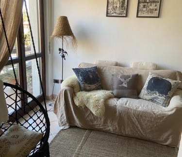 Travedona-Monate Bed & Breakfast | Los Perros Hermanos