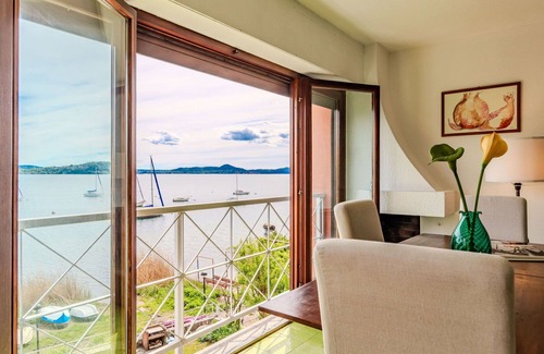 Monvalle Apartment | Lovely apartment for 5 guests with pool, WIFI, TV, balcony and pets allowed