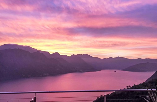 Riva di Solto Apartment | Lovely apartment for 5 guests with WIFI, hot tub, TV, patio and pets allowed