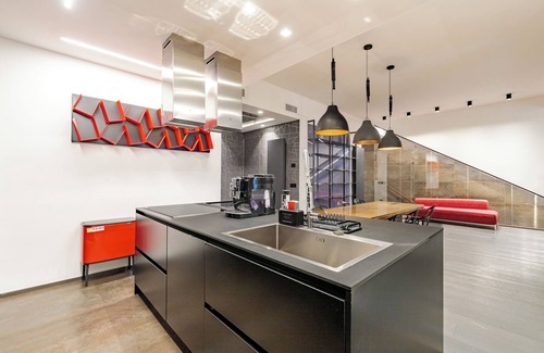 Chinatown Apartment | Luxury Apartment With Heated Pool and Private spa