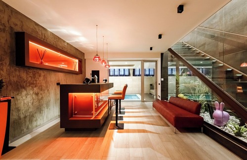 Chinatown Apartment | Luxury Apartment With Heated Pool and Private spa