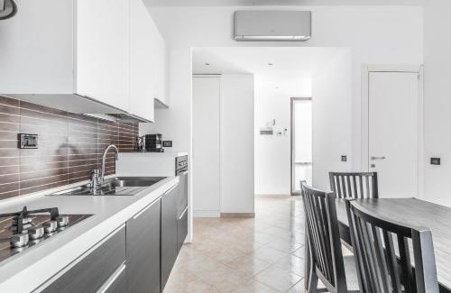 Morivione Apartment | Milan - Bocconi e Navigli - Spacious 3BR Apartment 95 m - Free Parking