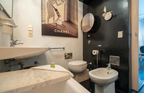 Carrobbio Apartment | Milano Artist Apartment