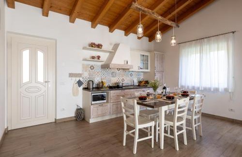 Voiandes Apartment | Mos Country House